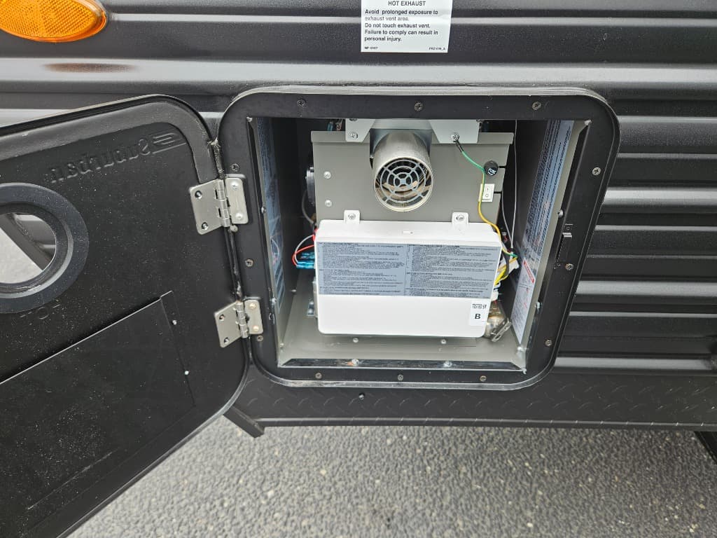 2025 Forest River 2025 Forest River Cherokee Wolf Pup - thumbnail 47