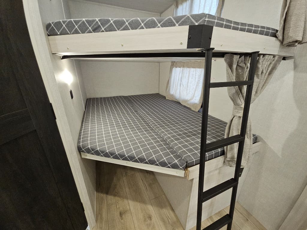 2025 Forest River 2025 Forest River Surveyor Legend - thumbnail 17