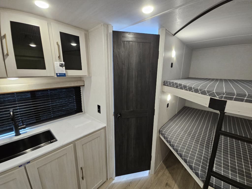 2025 Forest River 2025 Forest River Surveyor Legend - thumbnail 19