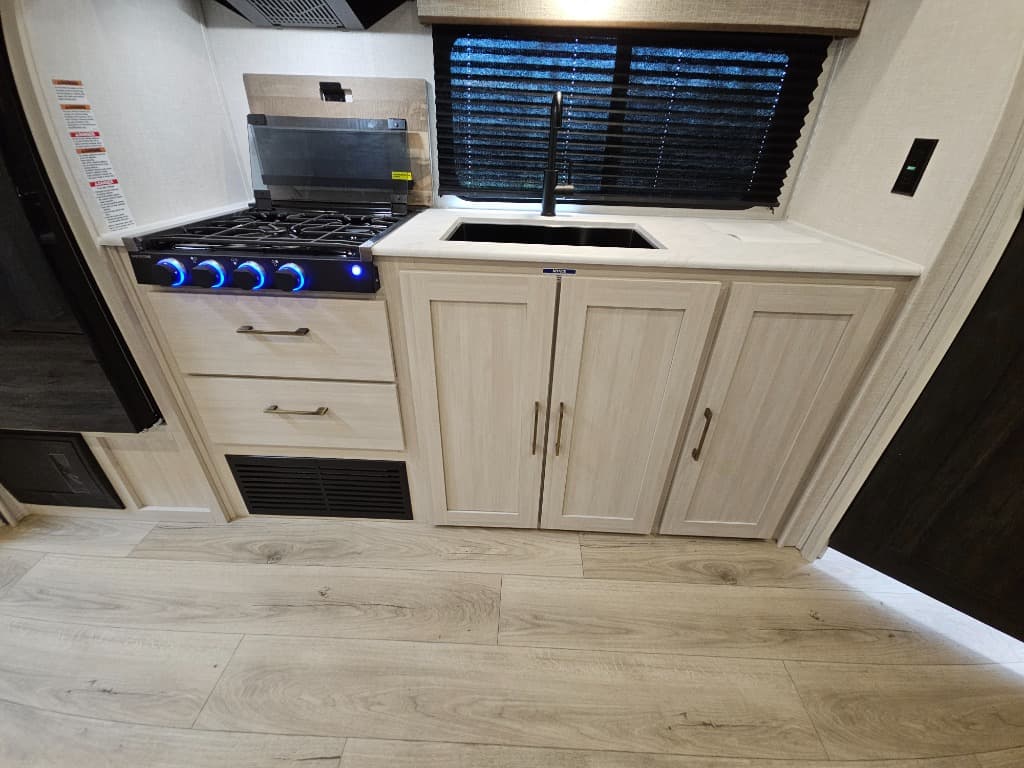 2025 Forest River 2025 Forest River Surveyor Legend - thumbnail 36