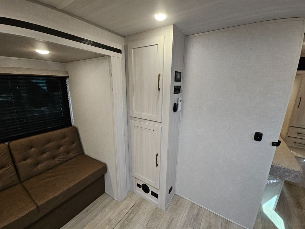 2025 Forest River 2025 Forest River Surveyor Legend - thumbnail 42