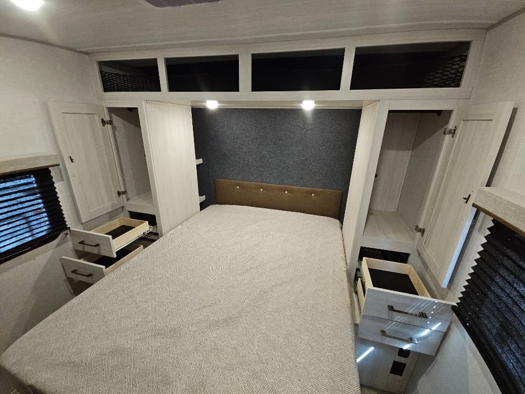 2025 Forest River 2025 Forest River Surveyor Legend - thumbnail 47