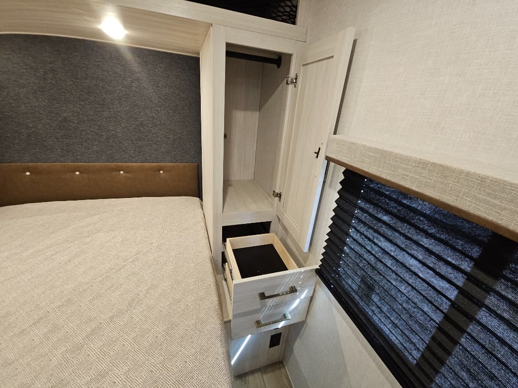 2025 Forest River 2025 Forest River Surveyor Legend - thumbnail 48