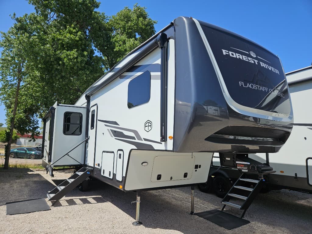 2025 Forest River Flagstaff Classic F331RL