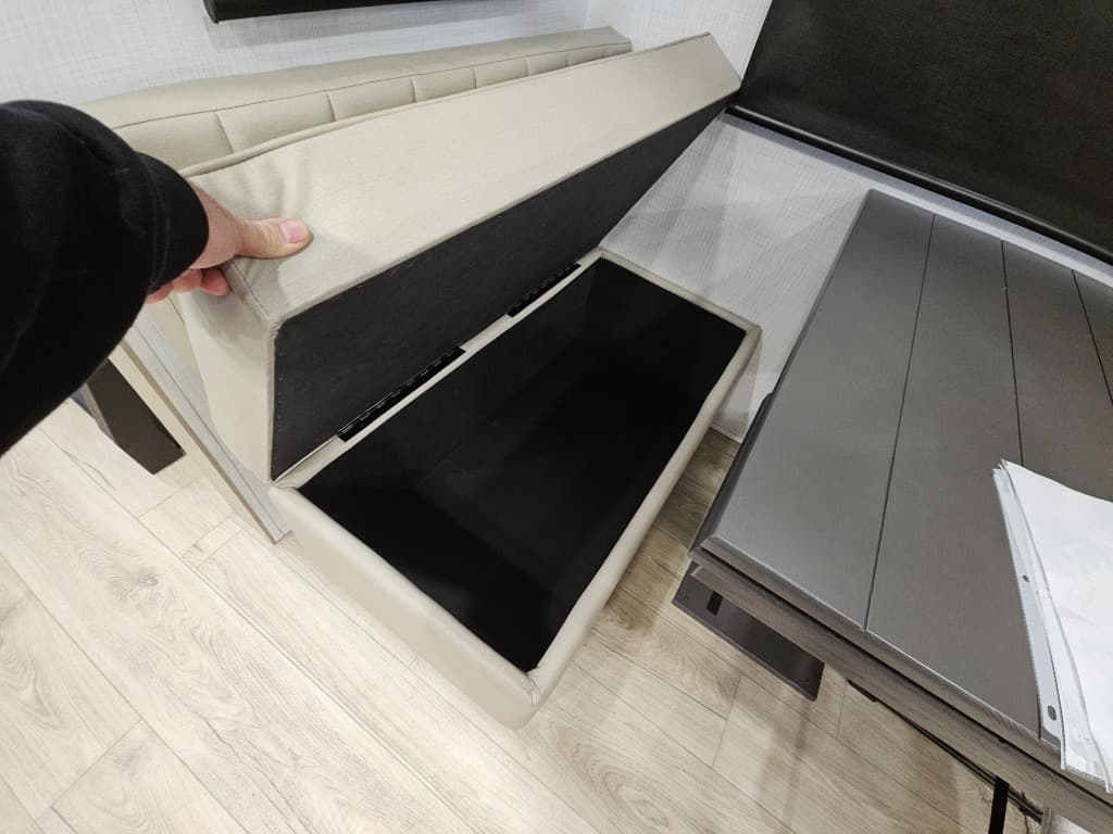 2025 Forest River 2025 Forest River Flagstaff Classic - thumbnail 11