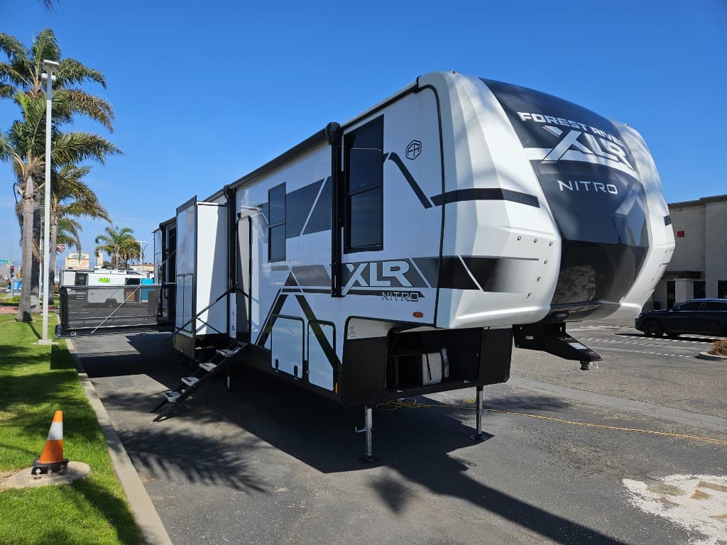 2025 FOREST RIVER RV XLR Nitro 40BAR13