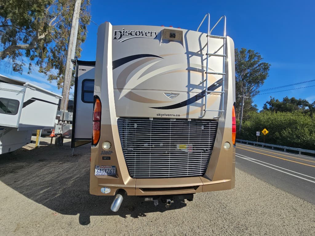 2007 Fleetwood 2007 Fleetwood Discovery - thumbnail 3