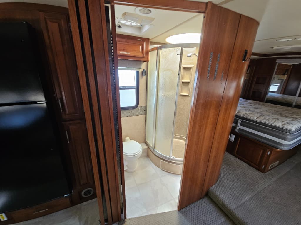 2007 Fleetwood 2007 Fleetwood Discovery - thumbnail 35