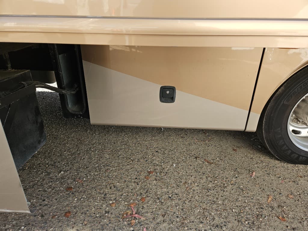 2007 Fleetwood 2007 Fleetwood Discovery - thumbnail 65