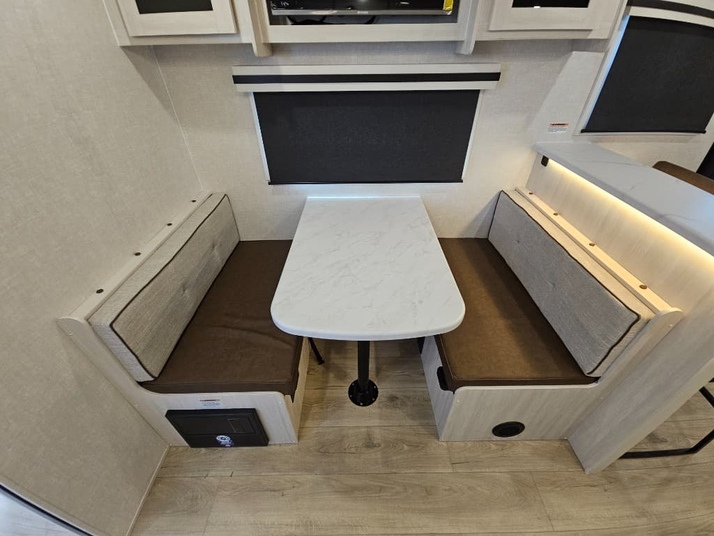 2025 Forest River 2025 Forest River Surveyor Legend - thumbnail 22