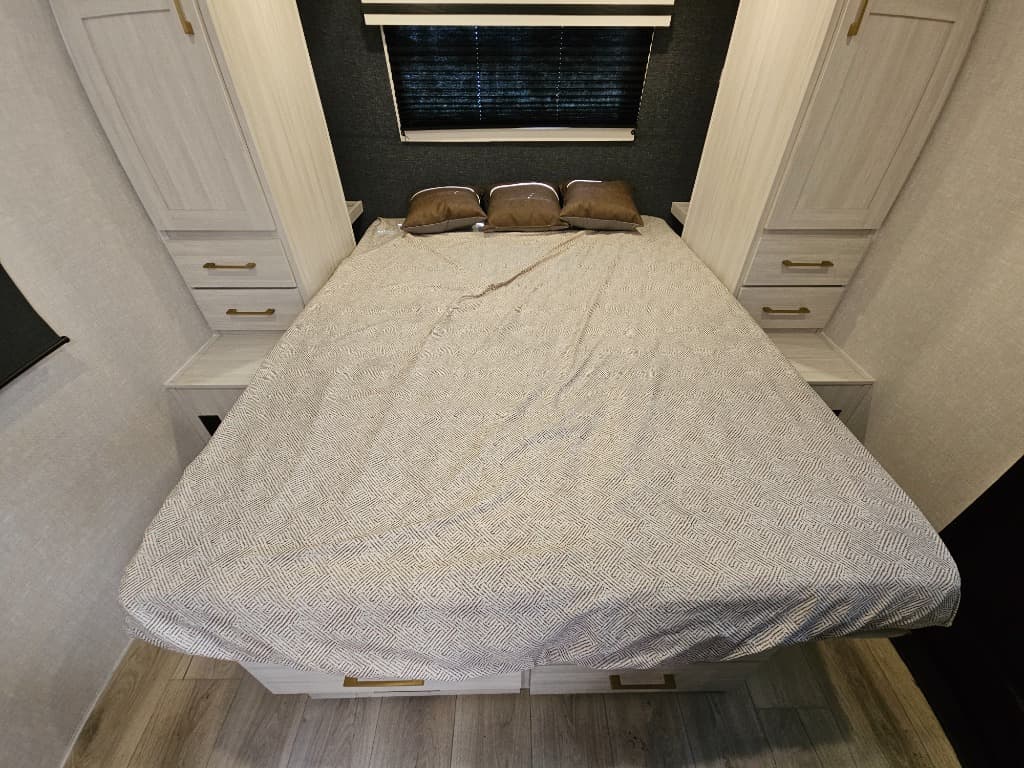 2025 Forest River 2025 Forest River Surveyor Legend - thumbnail 39