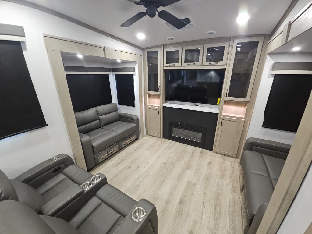 2025 Forest River 2025 Forest River Flagstaff Classic - thumbnail 10