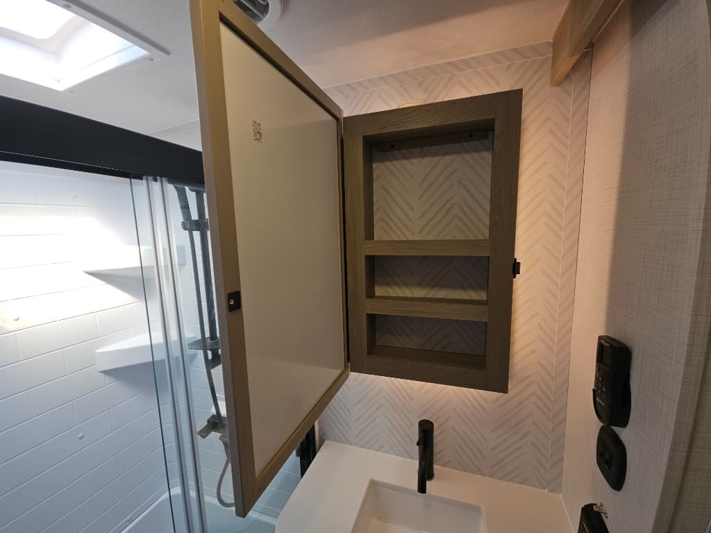 2025 Forest River 2025 Forest River Flagstaff Classic - thumbnail 38