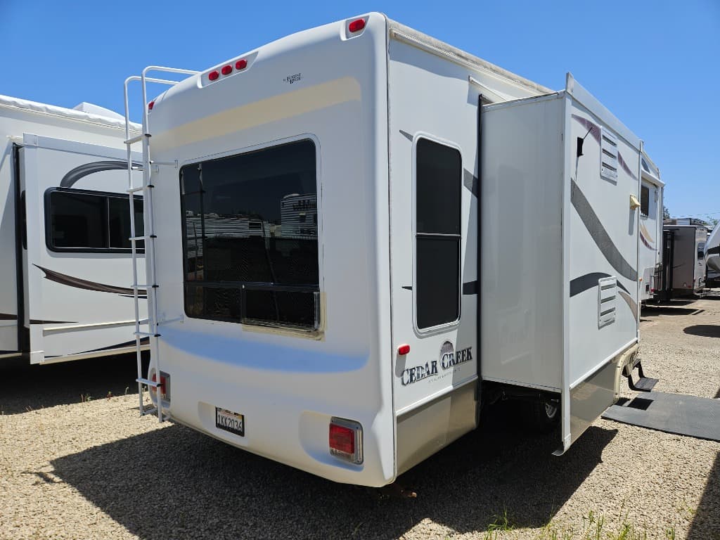 2005 Forest River 2005 Forest River Cedar Creek - thumbnail 2