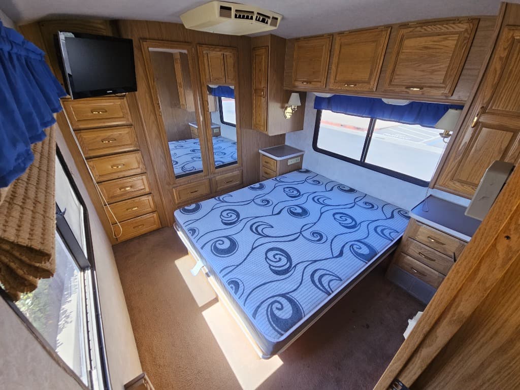 1997 Fleetwood 1997 Fleetwood Bounder - thumbnail 38