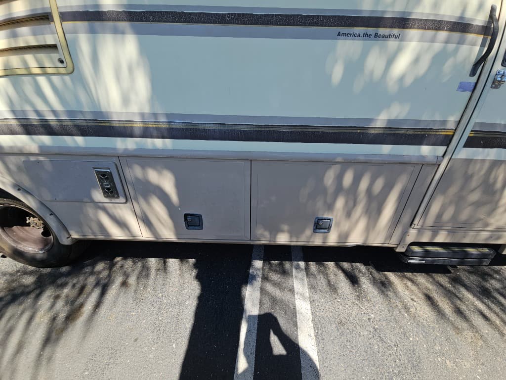 1997 Fleetwood 1997 Fleetwood Bounder - thumbnail 42