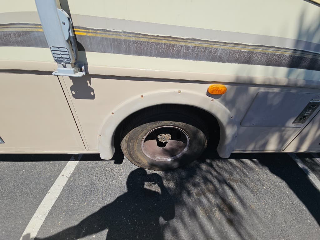 1997 Fleetwood 1997 Fleetwood Bounder - thumbnail 43