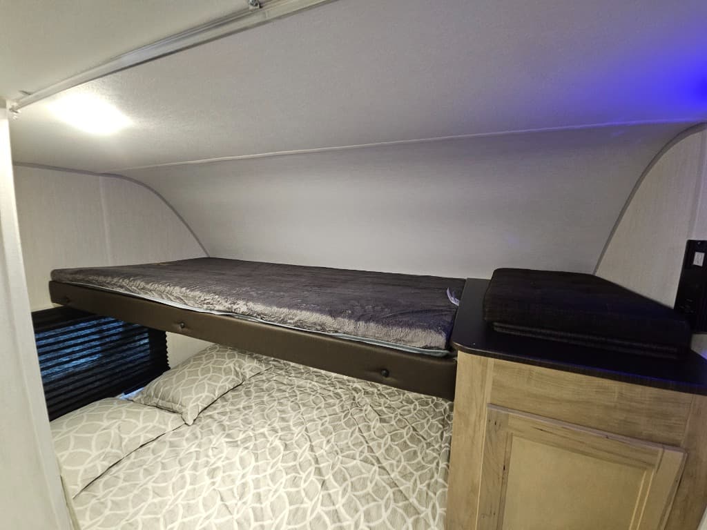 2026 Forest River 2026 Forest River Cherokee Grey Wolf Black Label - thumbnail 24