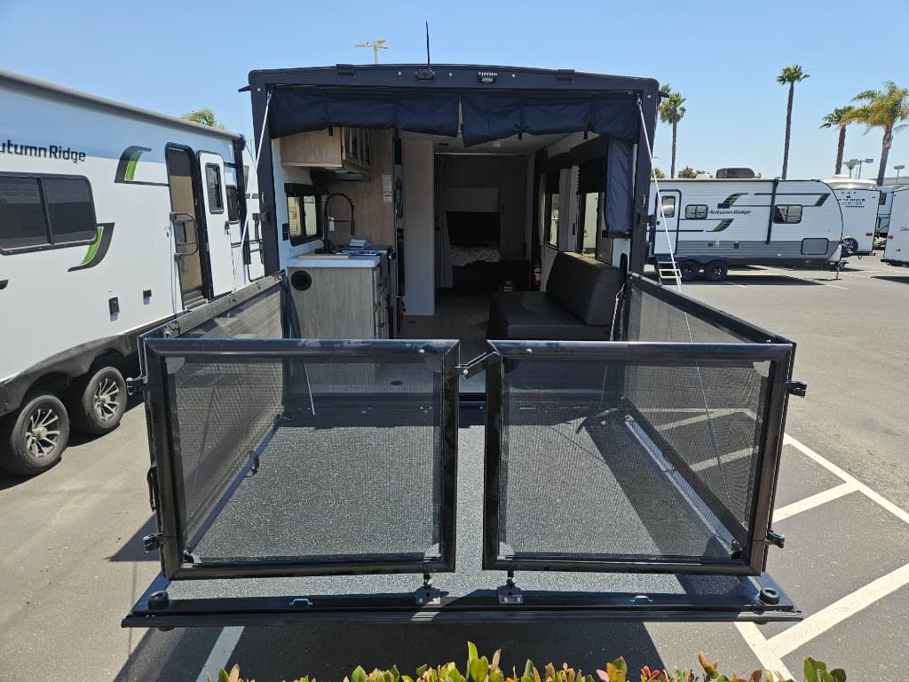 2026 Forest River 2026 Forest River Cherokee Grey Wolf Toy Hauler - thumbnail 4