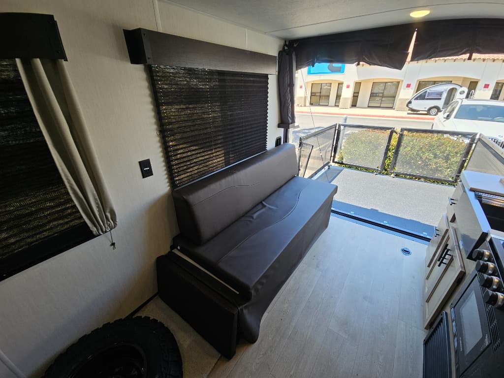 2026 Forest River 2026 Forest River Cherokee Grey Wolf Toy Hauler - thumbnail 12