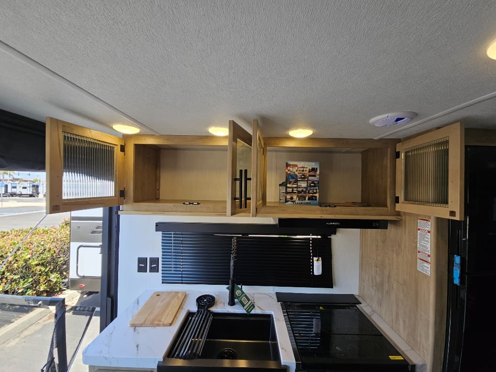 2026 Forest River 2026 Forest River Cherokee Grey Wolf Toy Hauler - thumbnail 13