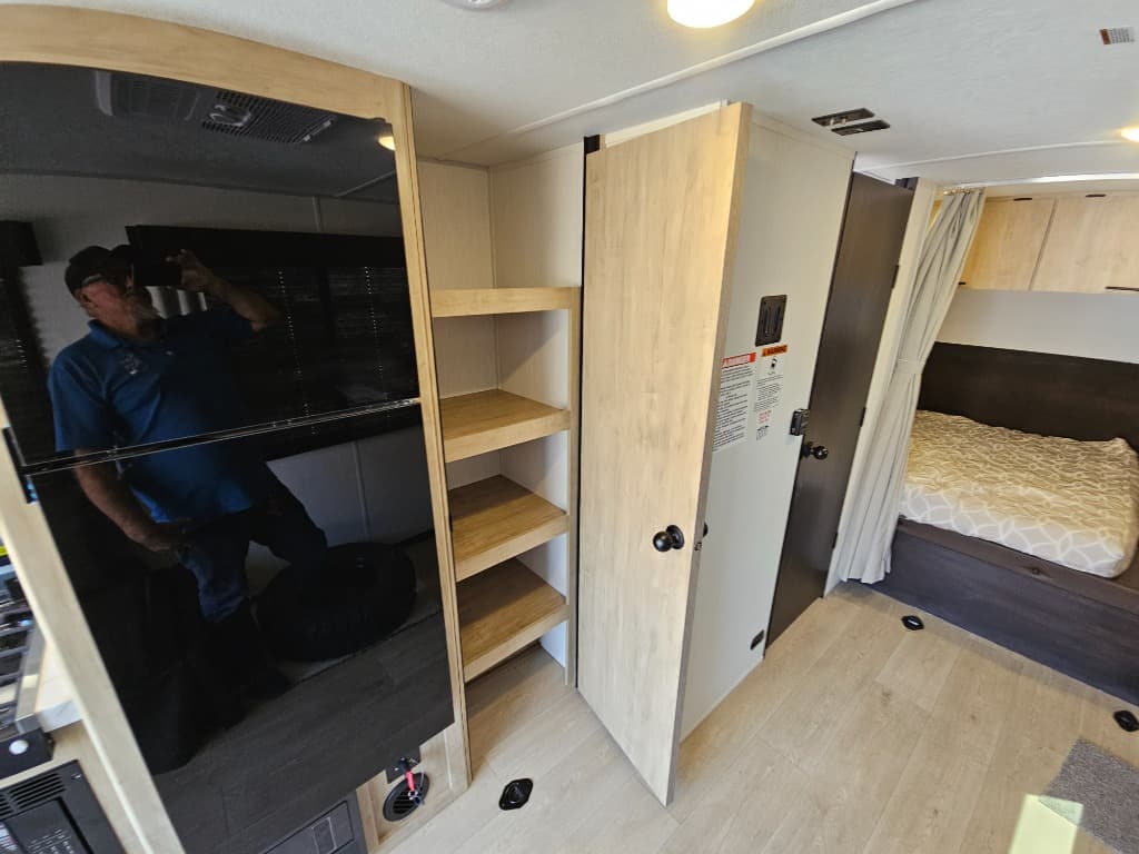 2026 Forest River 2026 Forest River Cherokee Grey Wolf Toy Hauler - thumbnail 19