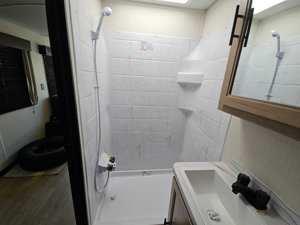 2026 Forest River 2026 Forest River Cherokee Grey Wolf Toy Hauler - thumbnail 25