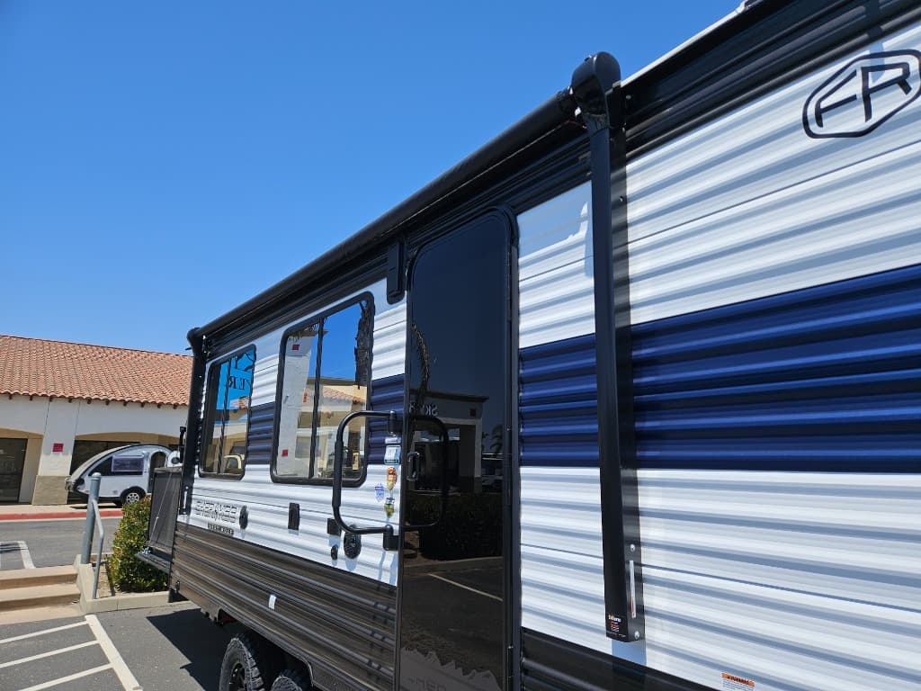 2026 Forest River 2026 Forest River Cherokee Grey Wolf Toy Hauler - thumbnail 35