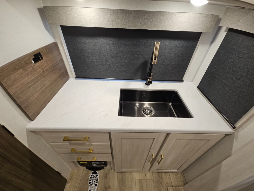 2026 Forest River 2026 Forest River Surveyor Legend - thumbnail 22