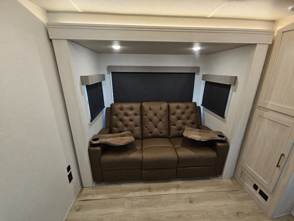 2026 Forest River 2026 Forest River Surveyor Legend - thumbnail 9