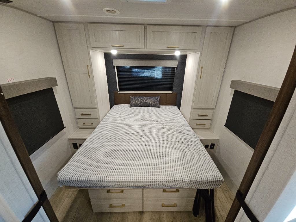 2026 Forest River 2026 Forest River Surveyor Legend - thumbnail 29