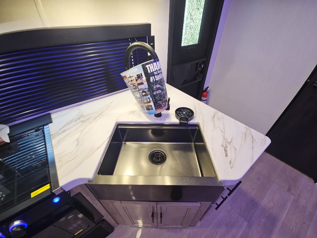 2026 Forest River 2026 Forest River Cherokee Grey Wolf - thumbnail 18