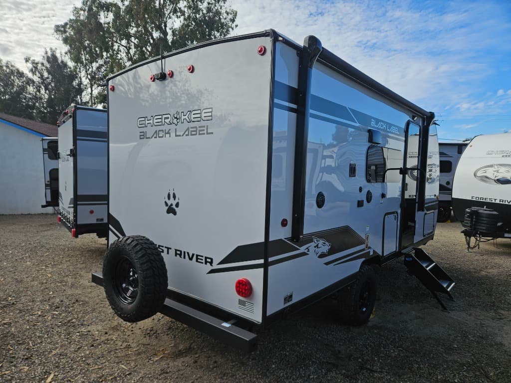 2026 Forest River 2026 Forest River Cherokee Wolf Pup Black Label - thumbnail 2