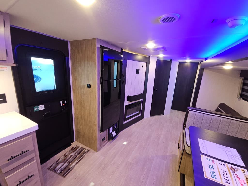 2026 Forest River 2026 Forest River Cherokee Grey Wolf Black Label - thumbnail 8