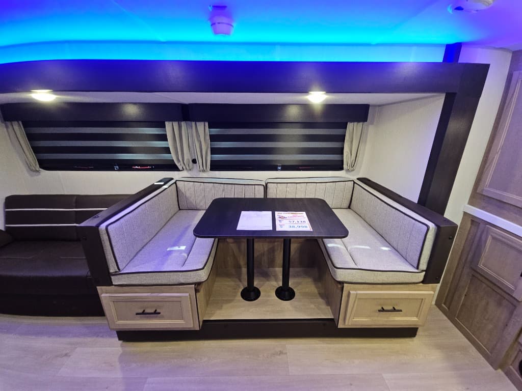 2026 Forest River 2026 Forest River Cherokee Grey Wolf Black Label - thumbnail 9