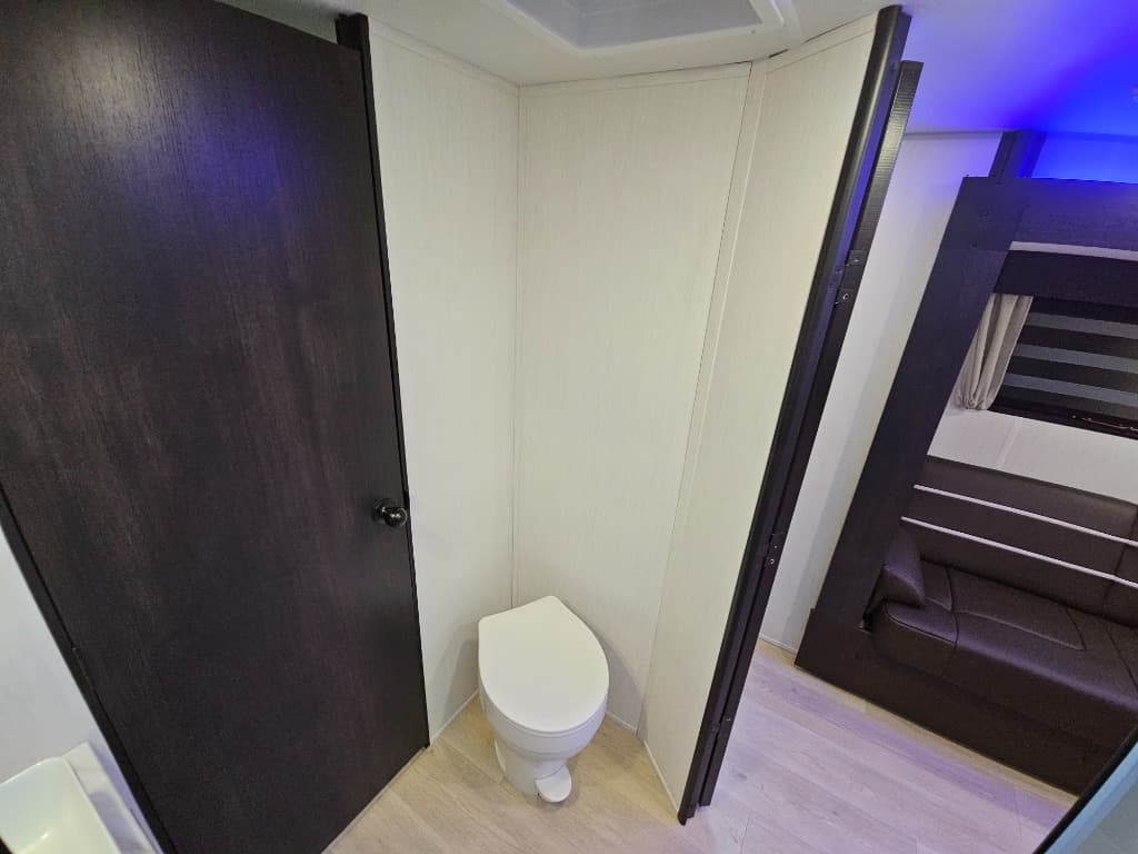 2026 Forest River 2026 Forest River Cherokee Grey Wolf Black Label - thumbnail 36