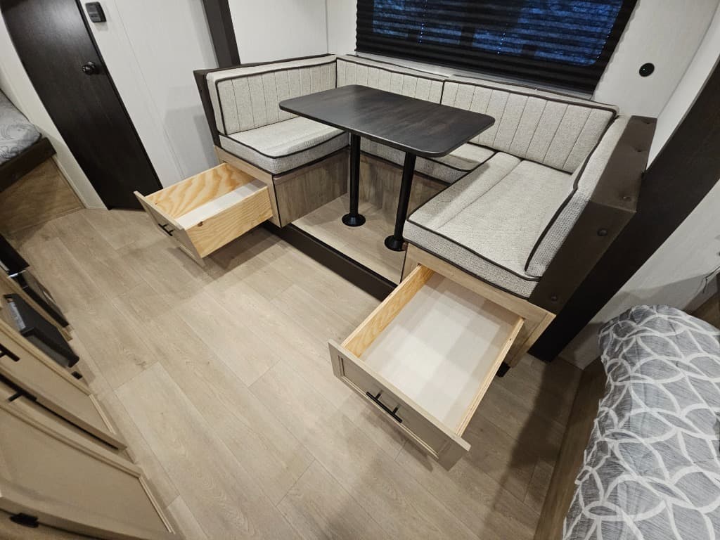 2026 Forest River 2026 Forest River Cherokee Wolf Pup Black Label - thumbnail 25