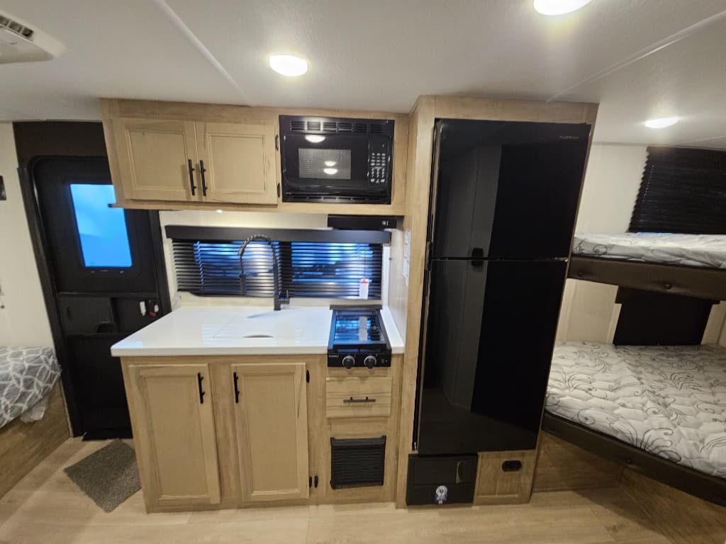 2026 Forest River RV 2026 Forest River RV Cherokee Wolf Pup Black Label - thumbnail 9