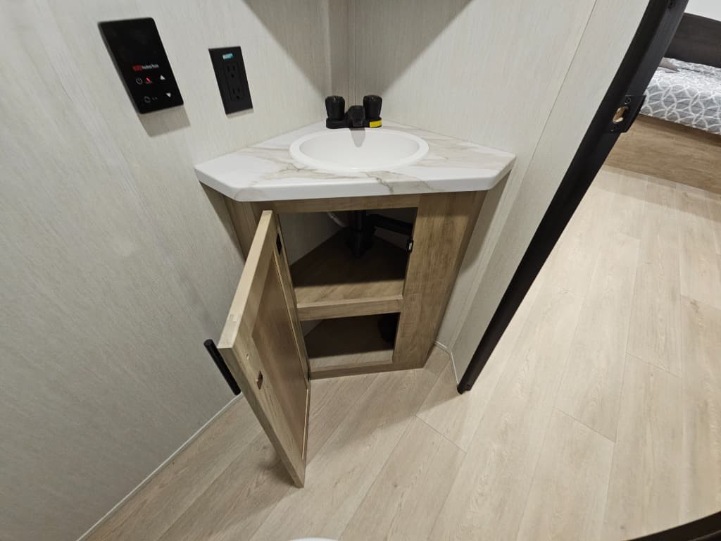 2026 Forest River RV 2026 Forest River RV Cherokee Wolf Pup Black Label - thumbnail 26