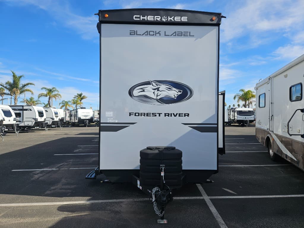 2026 Forest River 2026 Forest River Cherokee Timberwolf Black Label Destination Trailer - thumbnail 7
