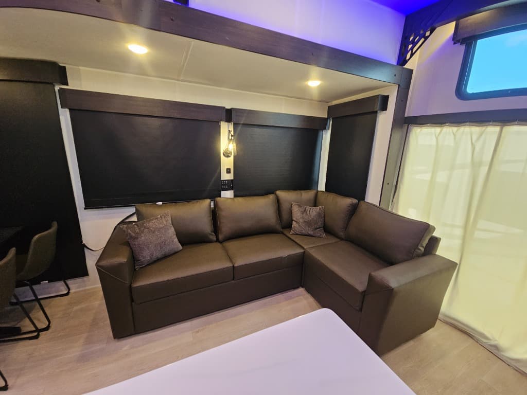 2026 Forest River 2026 Forest River Cherokee Timberwolf Black Label Destination Trailer - thumbnail 11