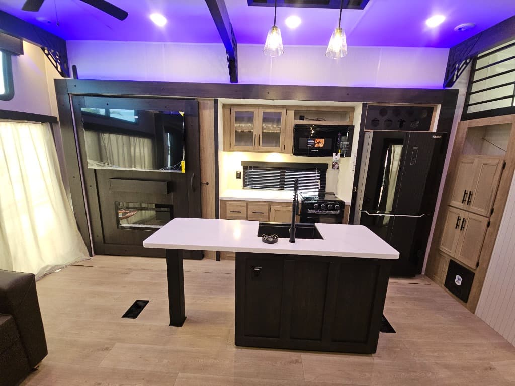 2026 Forest River 2026 Forest River Cherokee Timberwolf Black Label Destination Trailer - thumbnail 12