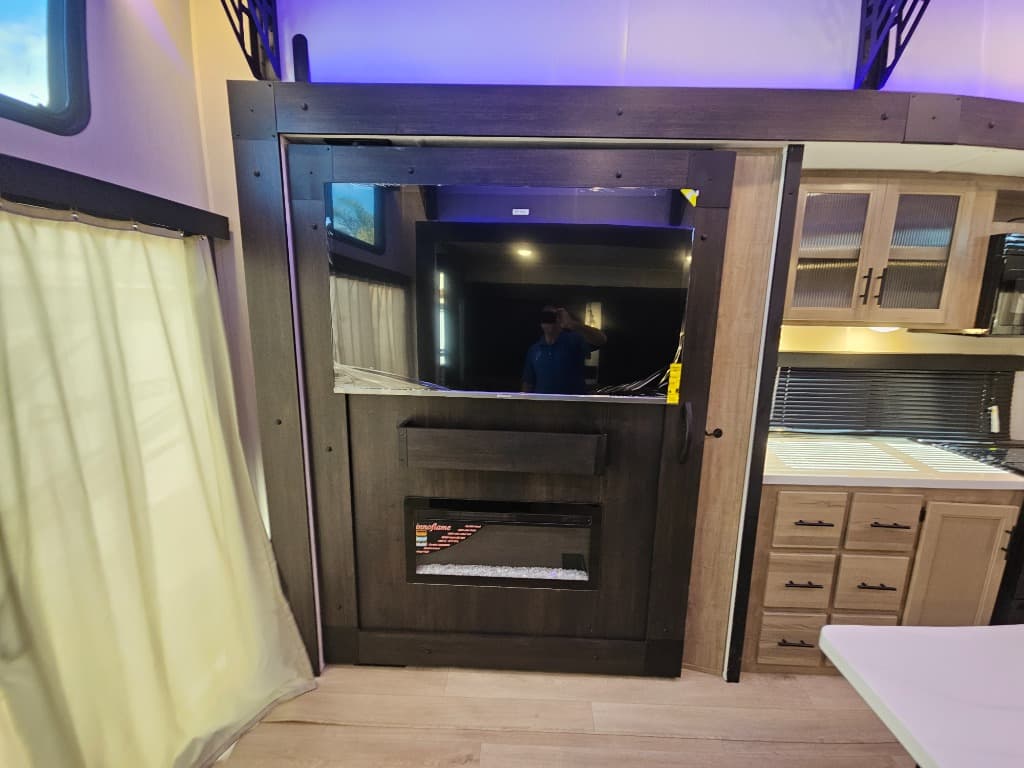 2026 Forest River 2026 Forest River Cherokee Timberwolf Black Label Destination Trailer - thumbnail 13