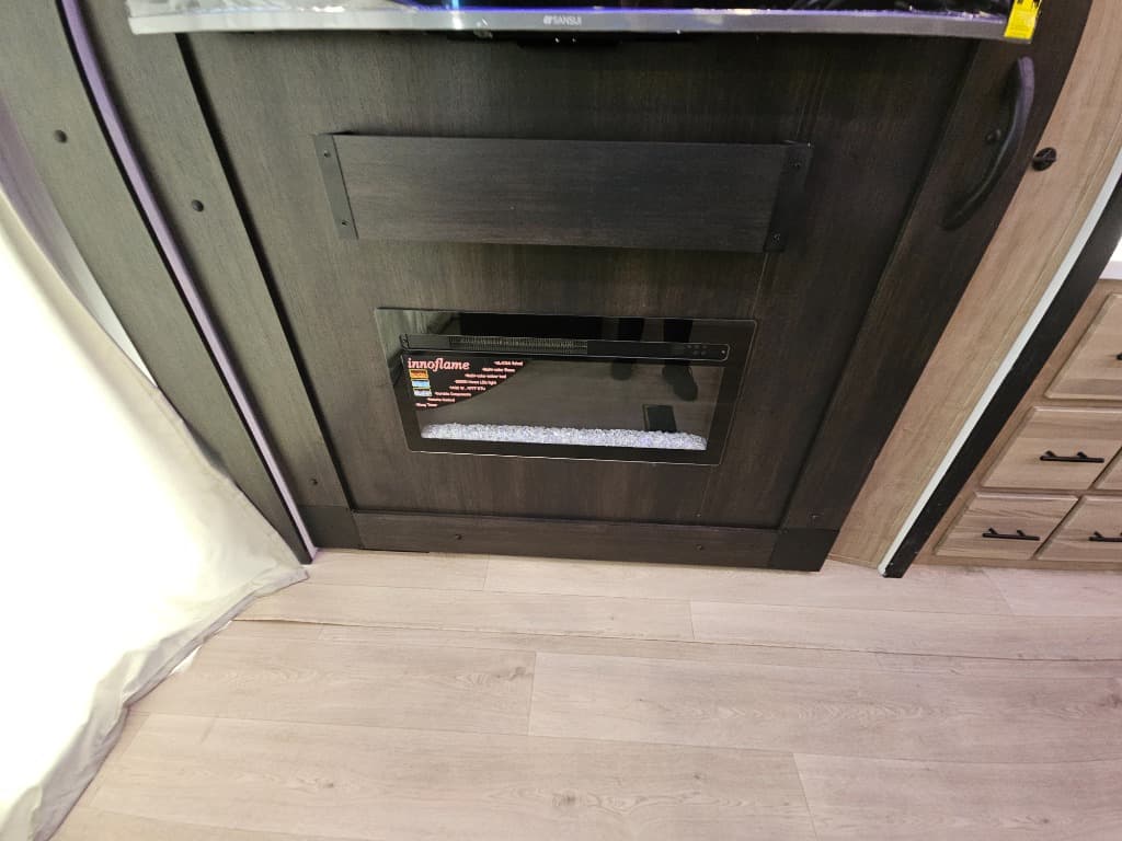 2026 Forest River 2026 Forest River Cherokee Timberwolf Black Label Destination Trailer - thumbnail 15