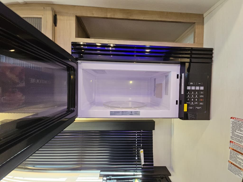 2026 Forest River 2026 Forest River Cherokee Timberwolf Black Label Destination Trailer - thumbnail 19