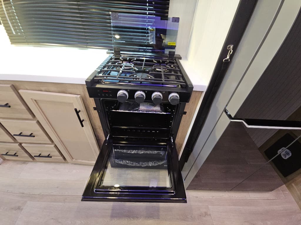 2026 Forest River 2026 Forest River Cherokee Timberwolf Black Label Destination Trailer - thumbnail 21