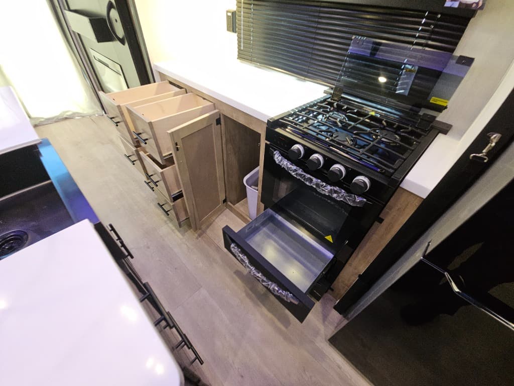 2026 Forest River 2026 Forest River Cherokee Timberwolf Black Label Destination Trailer - thumbnail 22