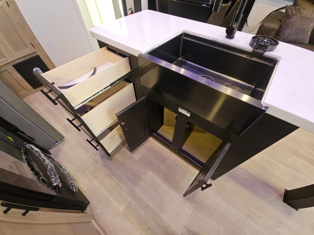 2026 Forest River 2026 Forest River Cherokee Timberwolf Black Label Destination Trailer - thumbnail 24