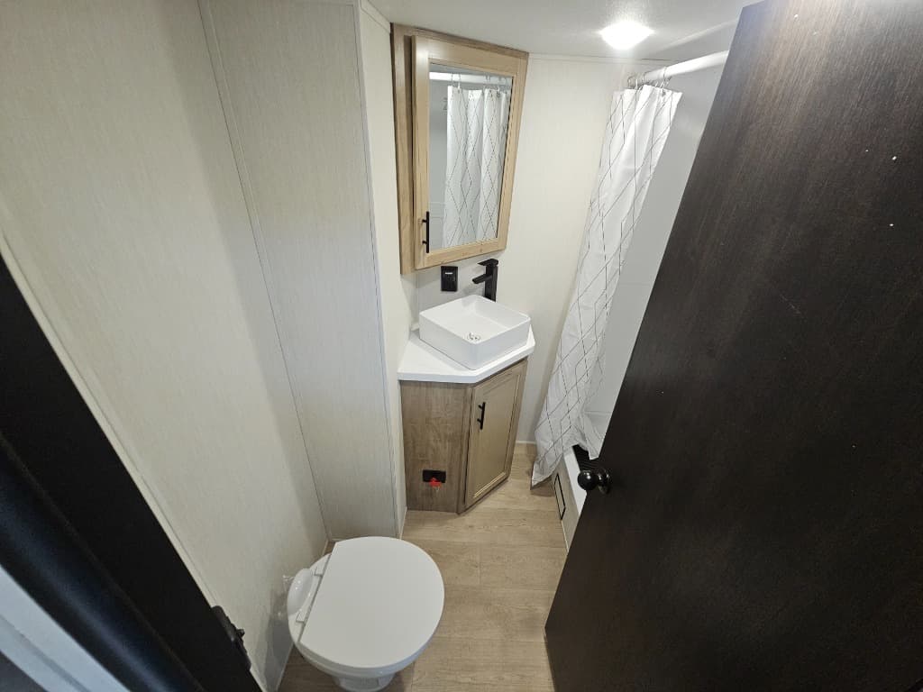 2026 Forest River 2026 Forest River Cherokee Timberwolf Black Label Destination Trailer - thumbnail 27