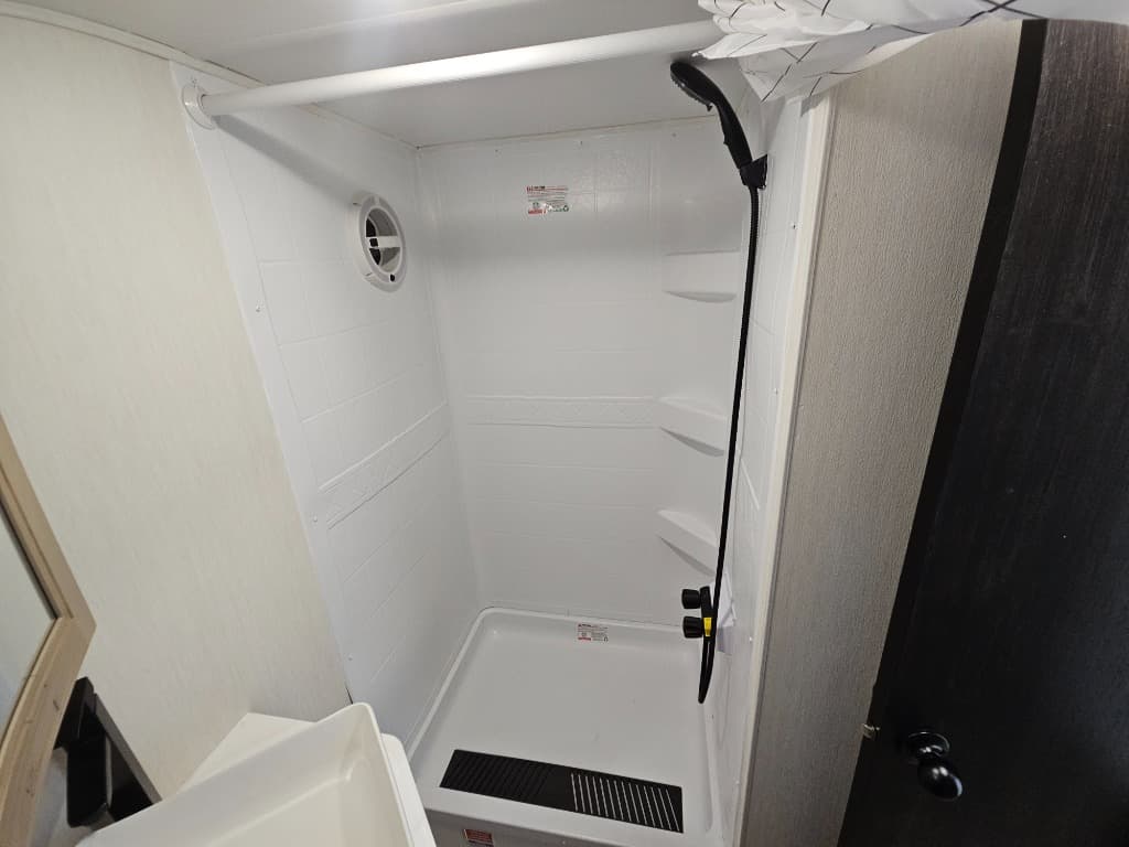 2026 Forest River 2026 Forest River Cherokee Timberwolf Black Label Destination Trailer - thumbnail 28